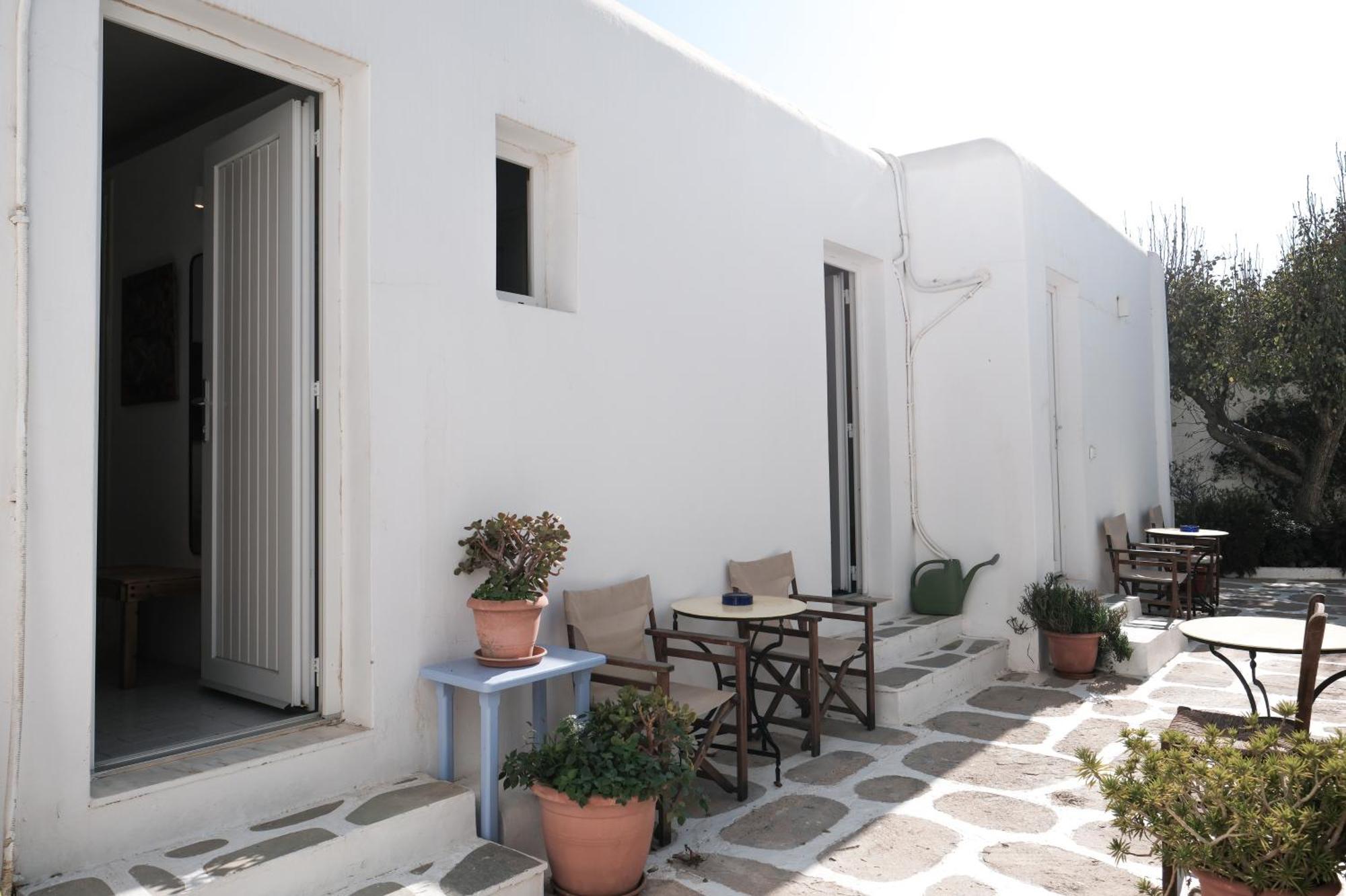 Angela's 2* Mykonos Town